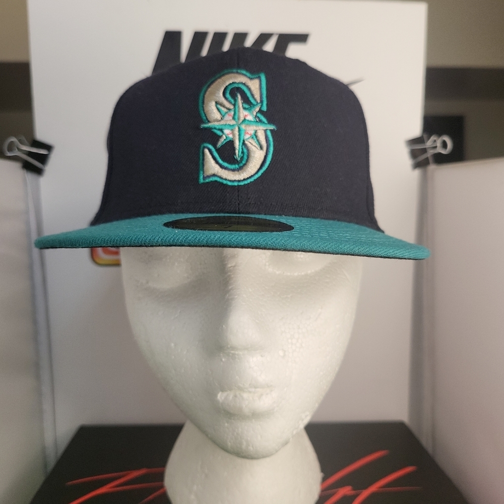 New Era Seattle Mariners Fitted Cap  Wool MLB Maybe been worn a couple times. Ha